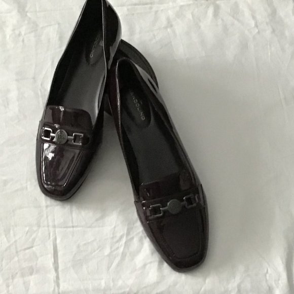 Bandolino Women's Flat Slip-on Loafers Dark Burgundy Patent Faux Leather - Picture 2 of 5